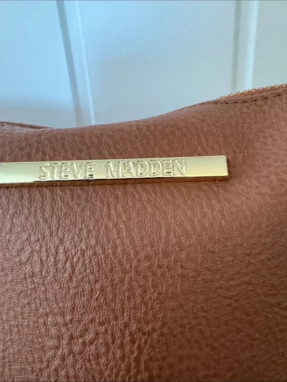 Steve Madden Brown Leather Crossbody Bag with Gold Chain